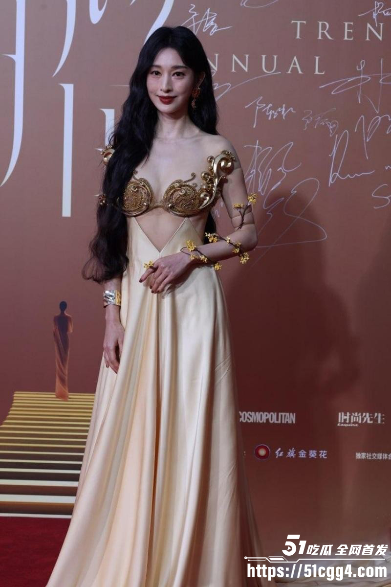 张俪车内约会杨旭文人设塌房09