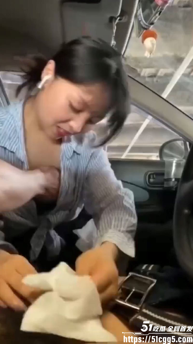 广西4S店清纯销售小惠试驾时口交 1