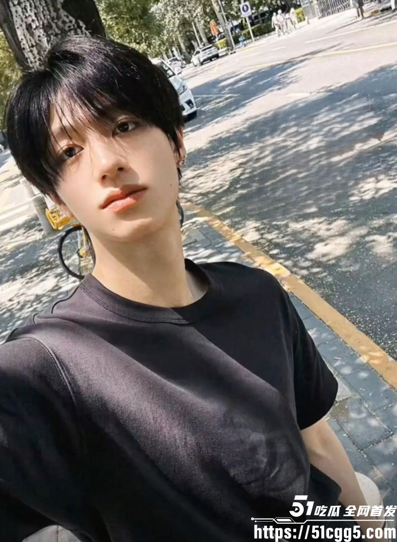 时代峰峻男团朱志鑫人设崩盘 3