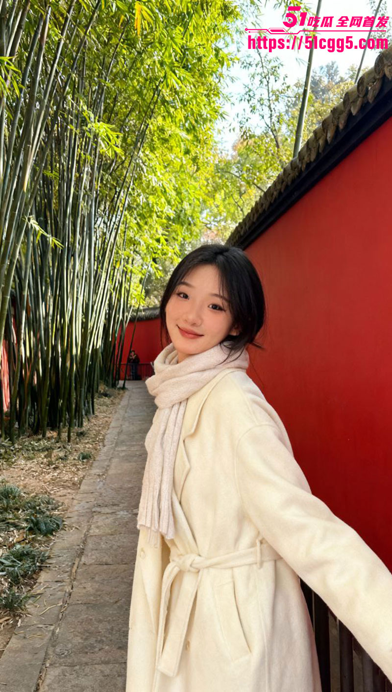 重庆大学生梁紫莹与男友上床视频6