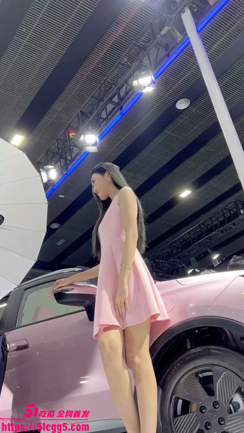 车展抄底偷拍天花板 2