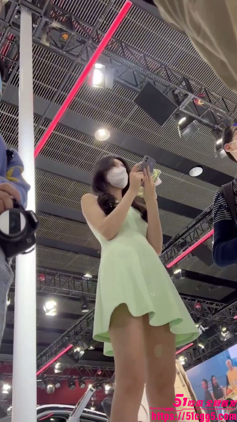 车展抄底偷拍天花板 5