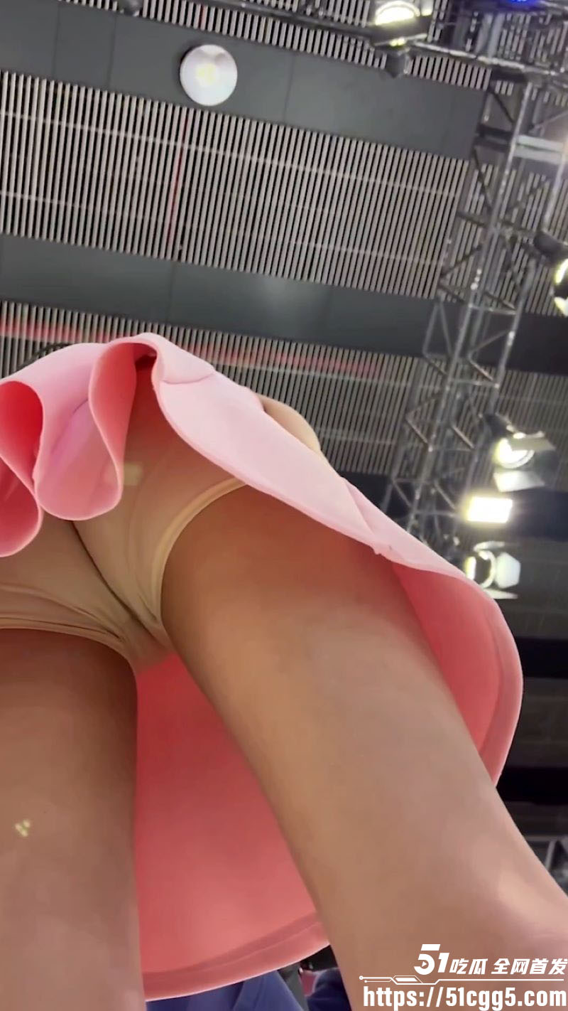 车展抄底偷拍天花板 6