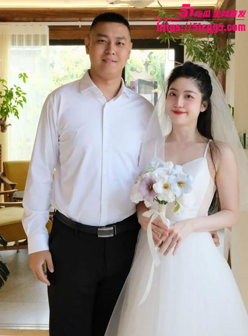 瑜伽女神 范姵岚 出轨摄影师视频流出 刚领证就给老公戴绿帽 酒店一字马猛操到喷水失神！