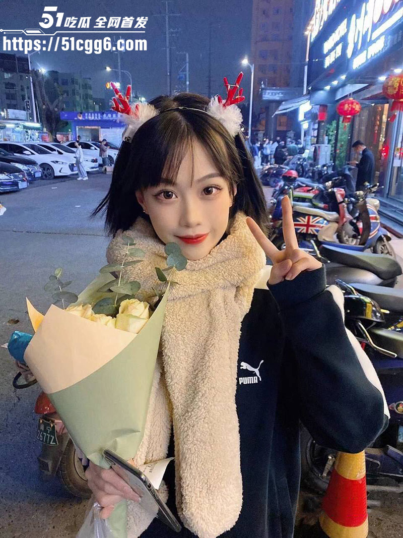 澳洲高颜值留学生 陆雪 为转正酒店献身领导 跪舔深喉挑逗大屌 翘臀高撅掰穴求后入被调教爆操！