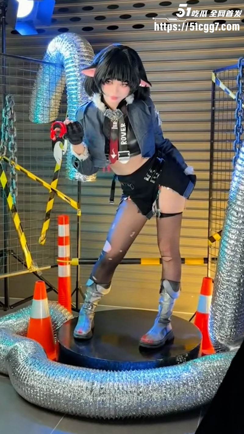 ZinieQCOS珍妮多秘书写真3 ZinieQCOS珍妮多秘书写真3