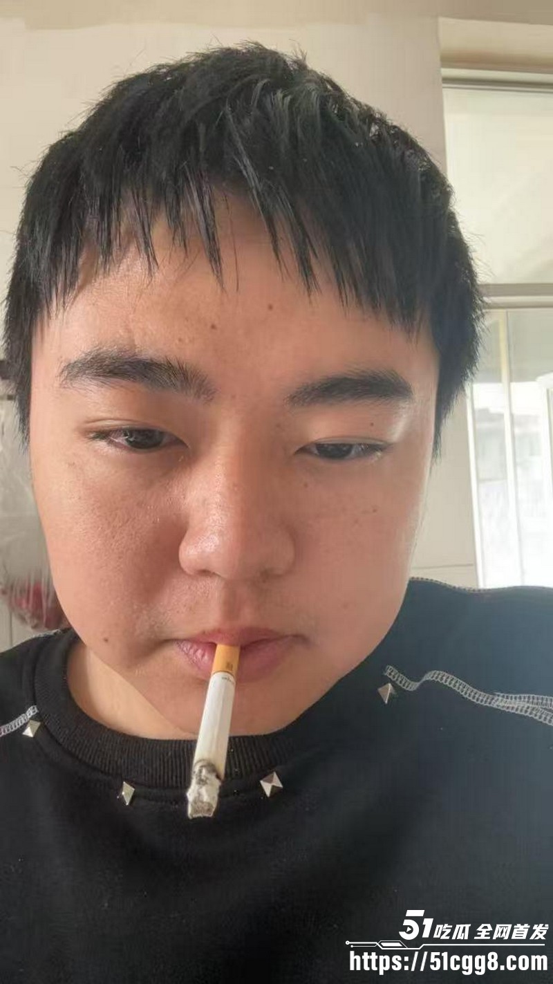 李老八旗下卷毛管奚彻底疯魔 1