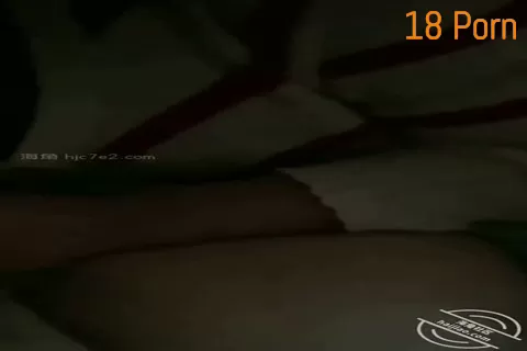 中國自拍外流 趁家裡沒人偷偷和媽媽在床上激情中出